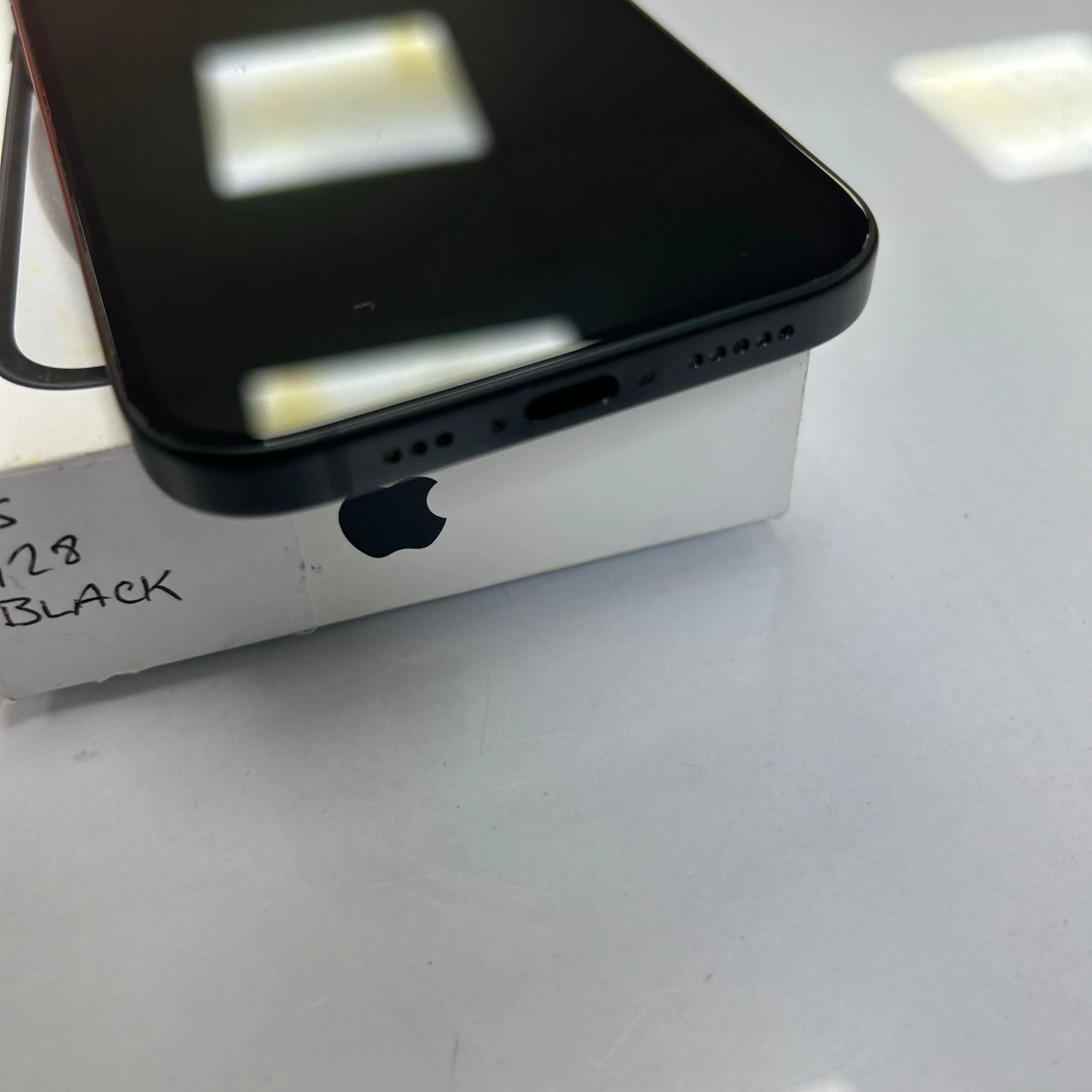 Apple iPhone 15 128GB Black Unlocked - 100% Battery Health & Apple warranty