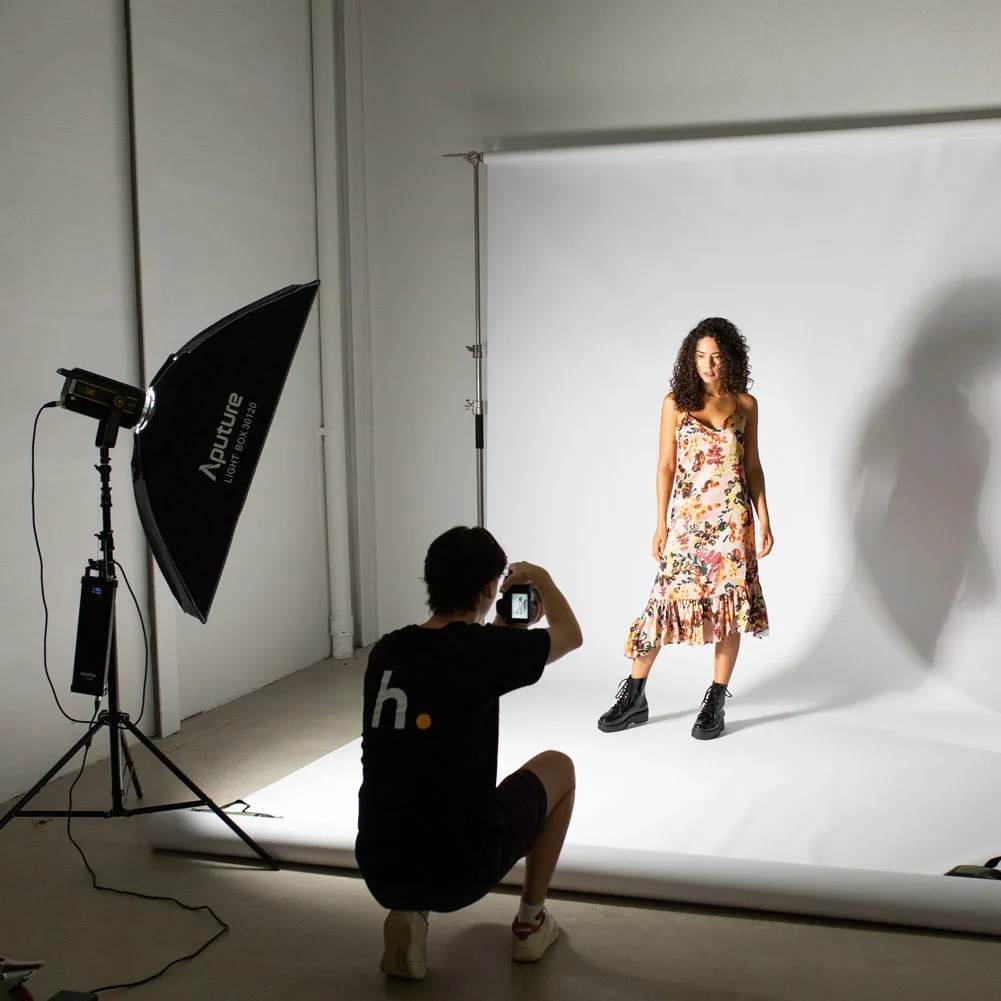 Aputure Light Box 30 x 120cm Includes Grid And Carry Bag