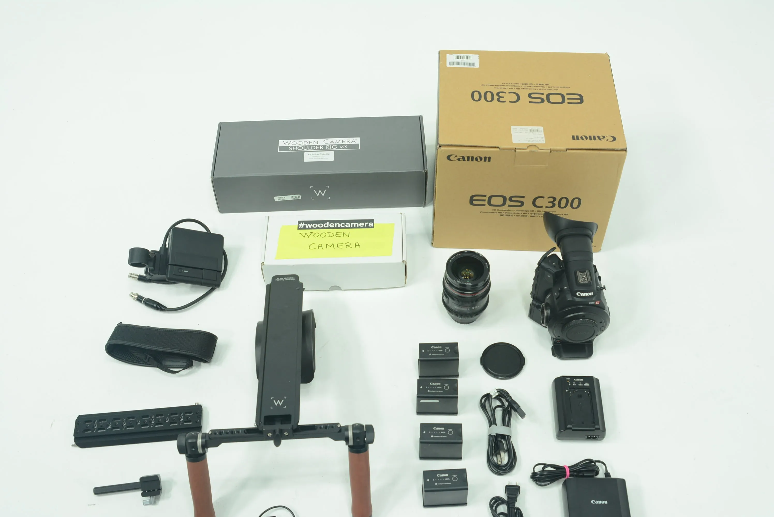 Canon EOSC300/00063 EOS C300 Cinema Camera With Shoulder Rig, Used