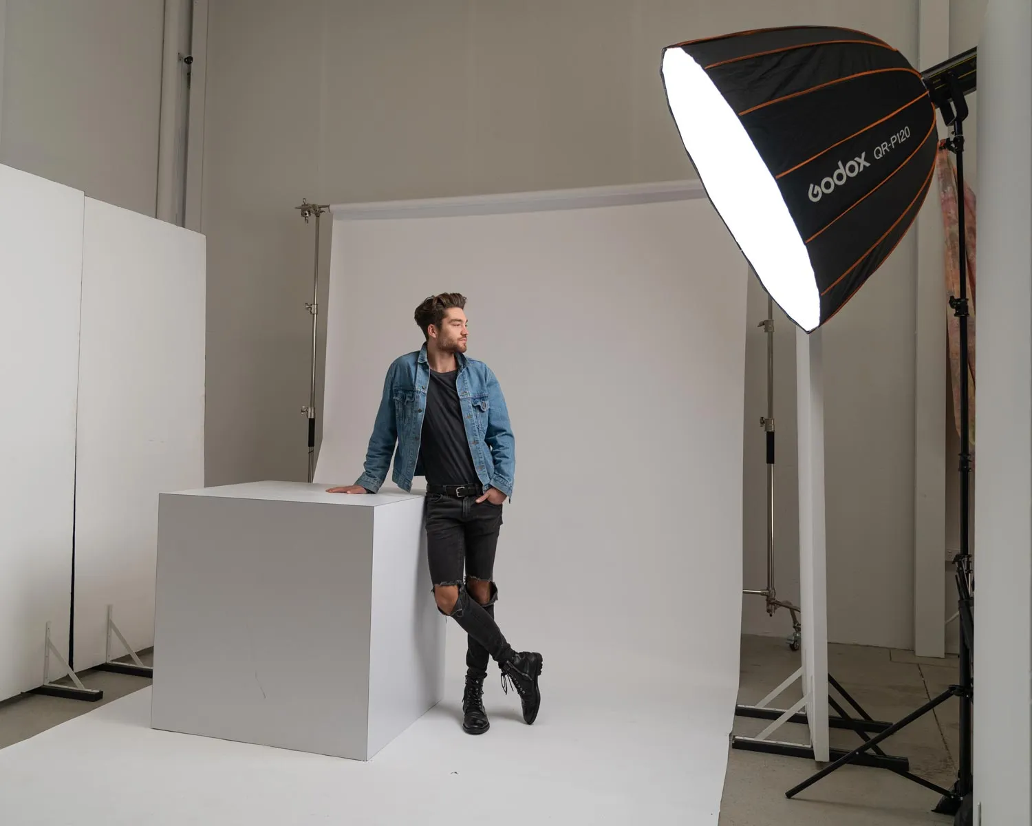 Godox Quick Release Parabolic Softbox QR-P120 (Bowens Mount) (DEMO STOCK)