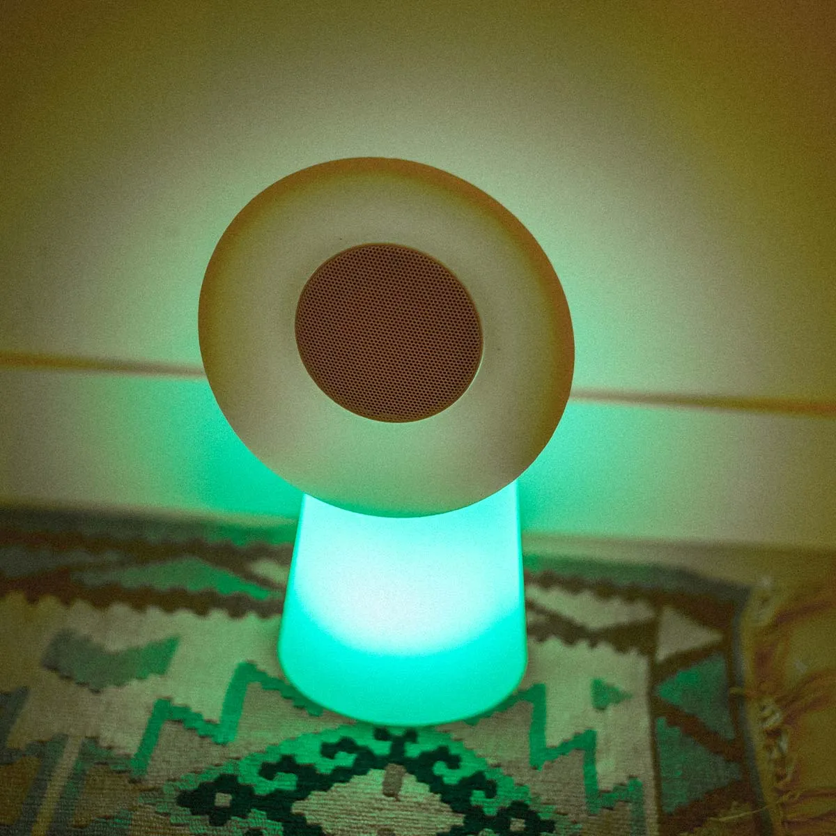 Illuminated portable speaker Pipa Play
