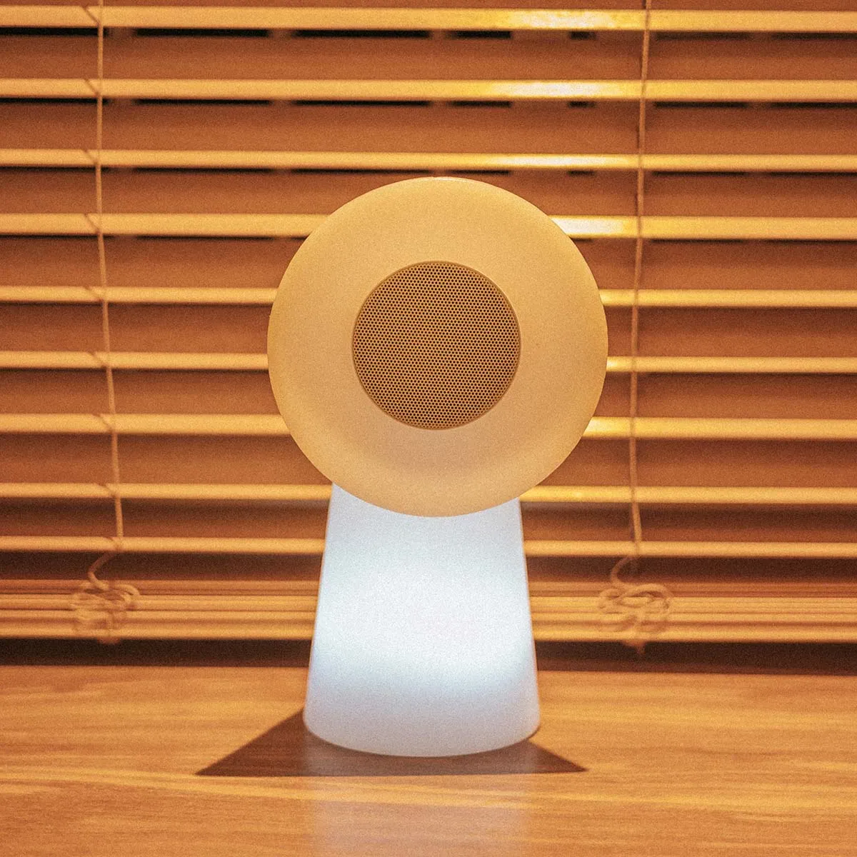 Illuminated portable speaker Pipa Play