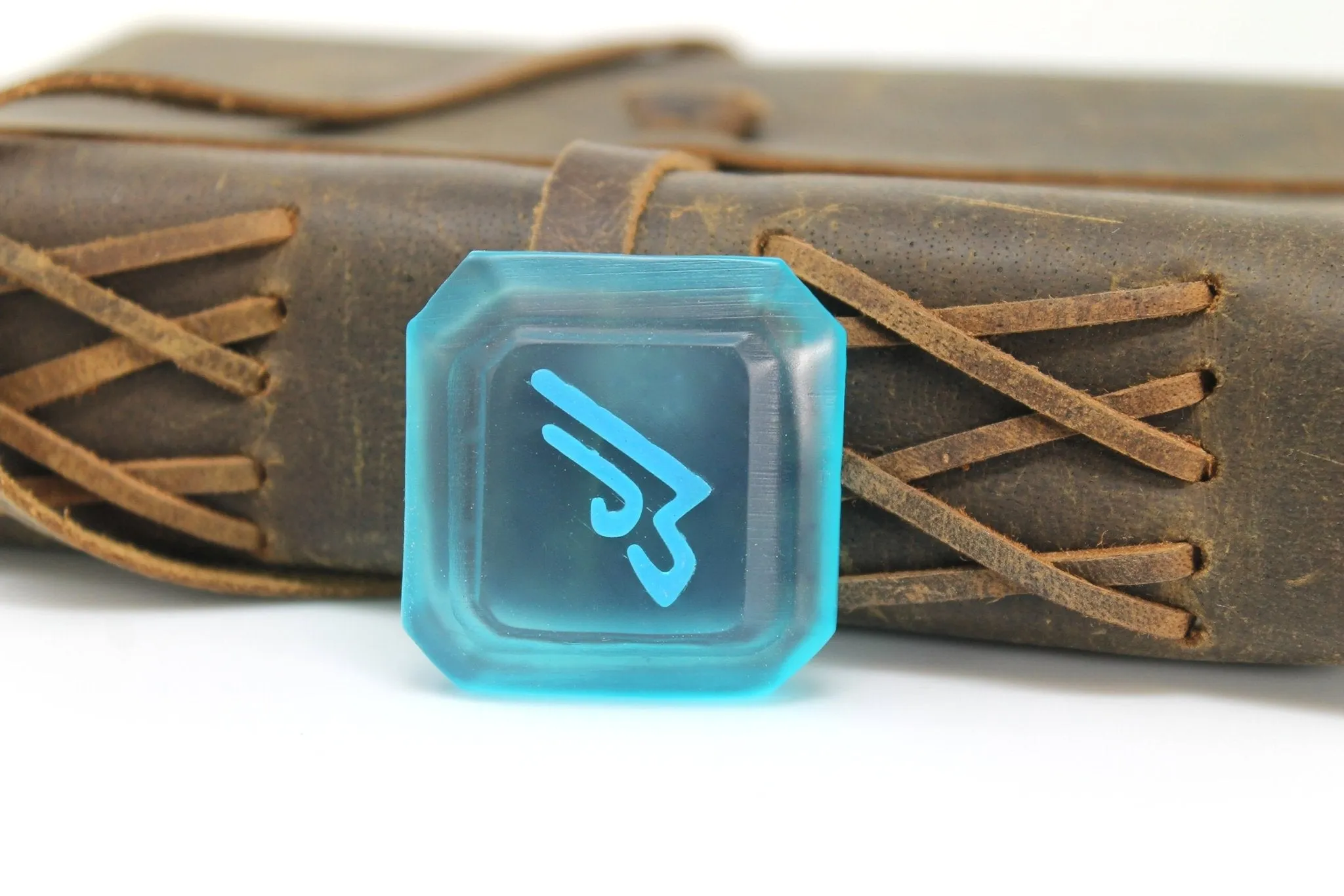 Machinist Clear Glow in the Dark Job Stone - FFXIV
